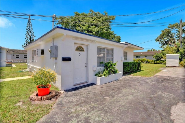 exterior space featuring a yard