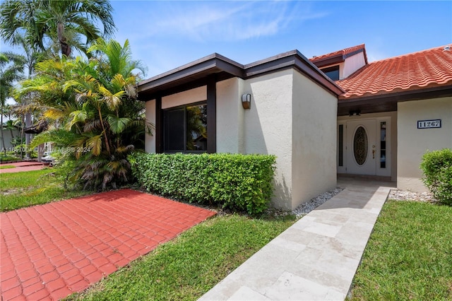 exterior space featuring a yard