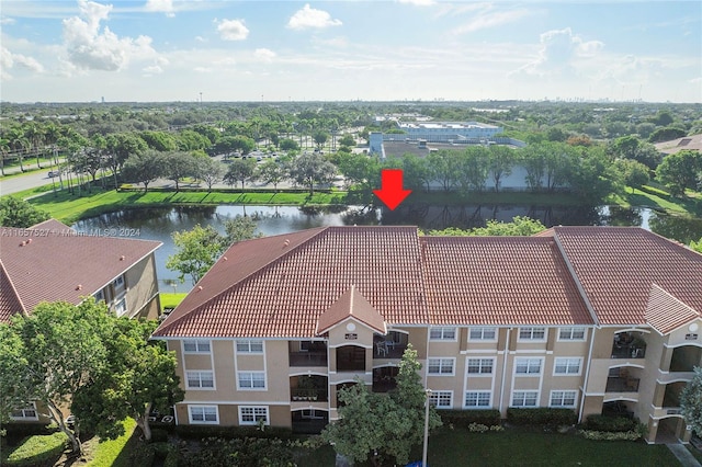 bird's eye view featuring a water view