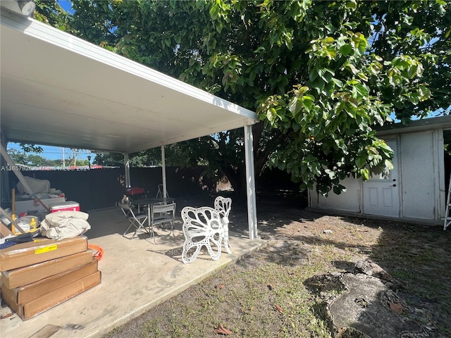 view of yard featuring a patio area