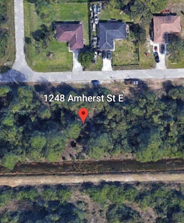 Listing photo 3 for 1248 Amherst St E, Lehigh Acres FL 33974