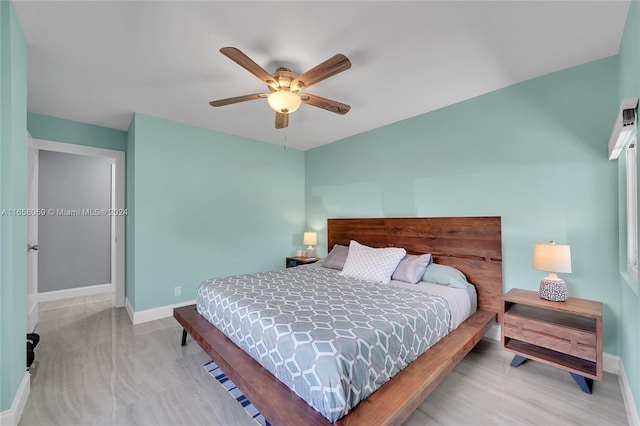 bedroom with ceiling fan