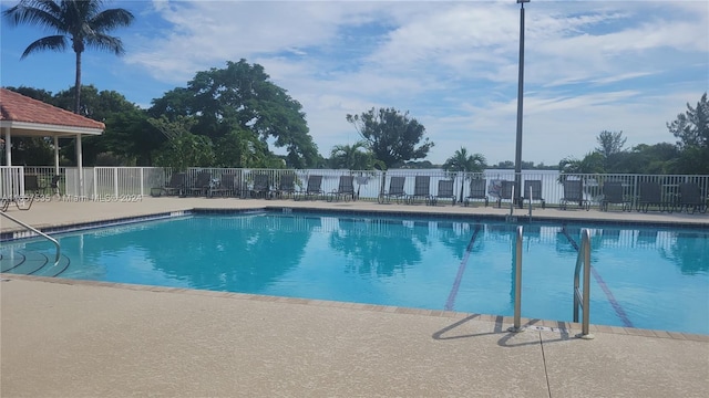 view of swimming pool