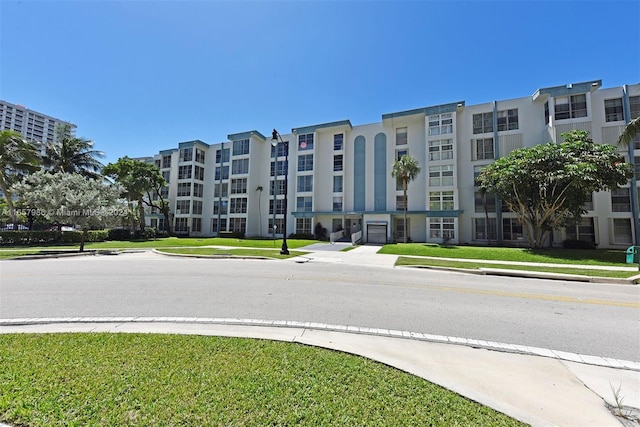 17560 Atlantic Blvd Unit 118, Sunny Isles Beach, FL 33160 - view of apartment building / complex