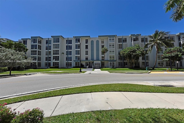 17560 Atlantic Blvd Unit 118, Sunny Isles Beach, FL 33160 - view of apartment building / complex
