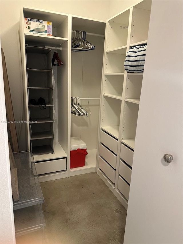 234 NE 3rd St Unit 204, Miami, FL 33132 - view of walk in closet