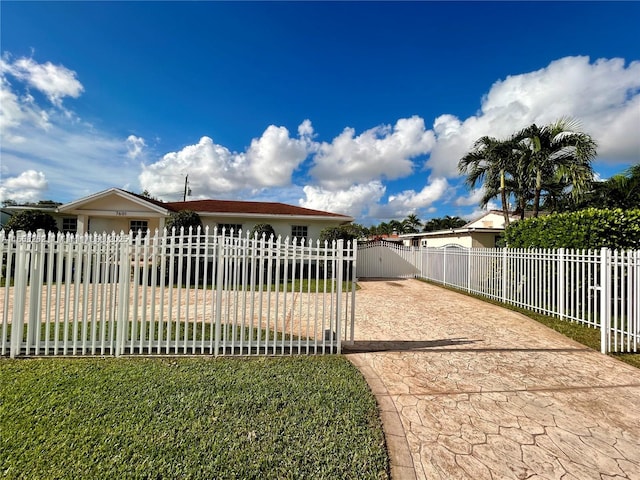 view of front of home with a front lawn