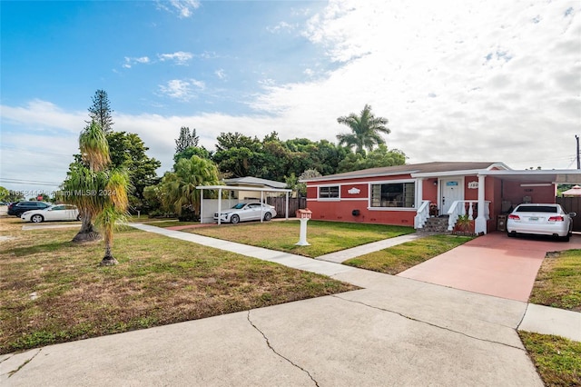 view of front of home with a front lawn