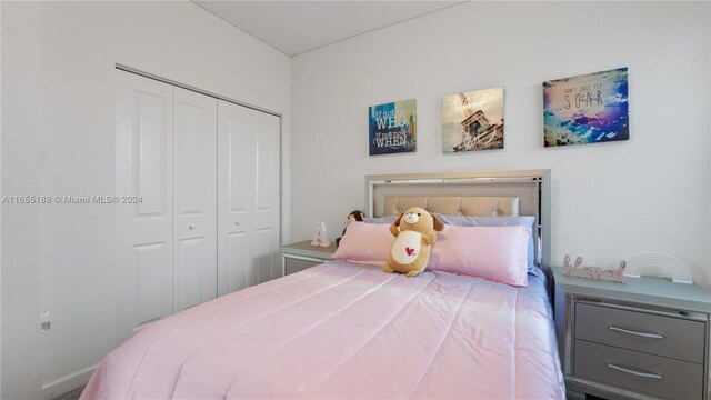 bedroom with a closet