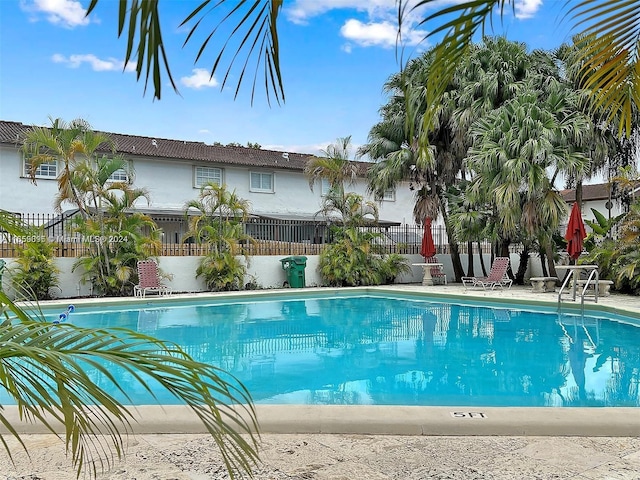 view of swimming pool