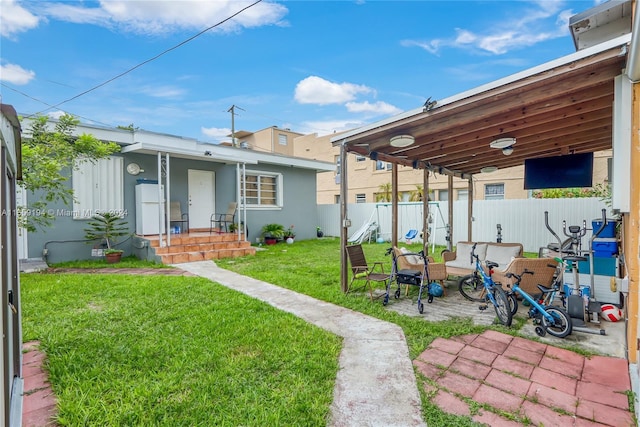 view of yard featuring a patio