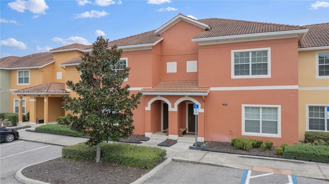 view of mediterranean / spanish-style house