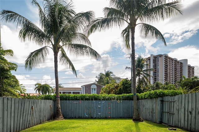 view of yard featuring a fenced backyard