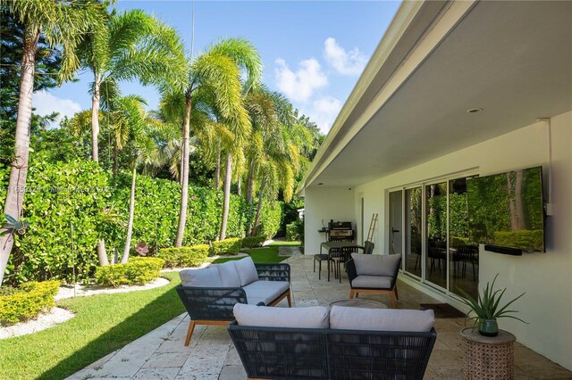 view of patio / terrace featuring outdoor lounge area