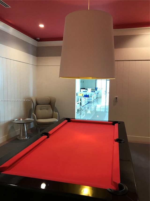 playroom featuring billiards