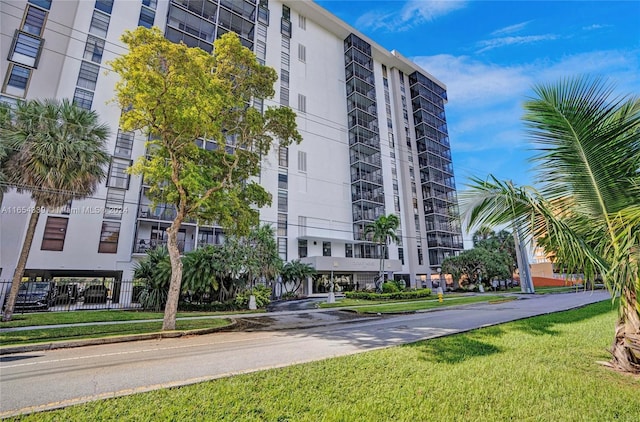2500 NE 135th St Unit C301, North Miami, FL 33181 - view of apartment building / complex