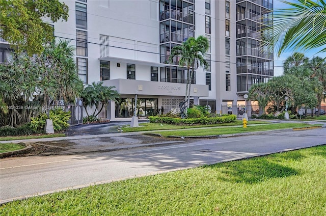 2500 NE 135th St Unit C301, North Miami, FL 33181 - view of apartment building / complex