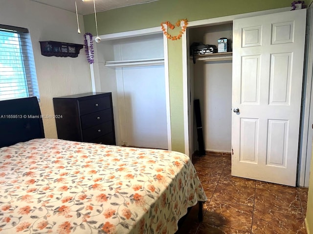 bedroom featuring a closet