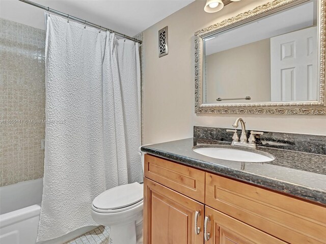 900 Saint Charles Pl Unit 718, Pembroke Pines, FL 33026 - bathroom featuring vanity and shower / bath combo with shower curtain