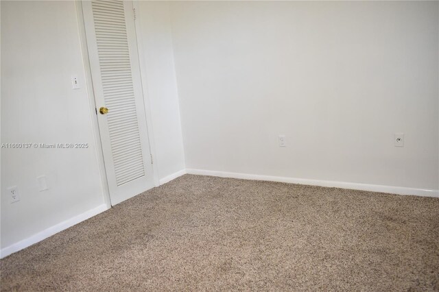 unfurnished room featuring ornamental molding, a textured ceiling, and ceiling fan