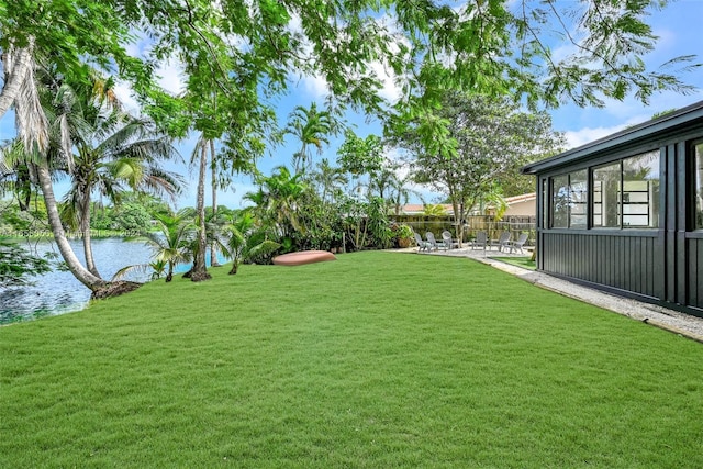 view of yard featuring a water view