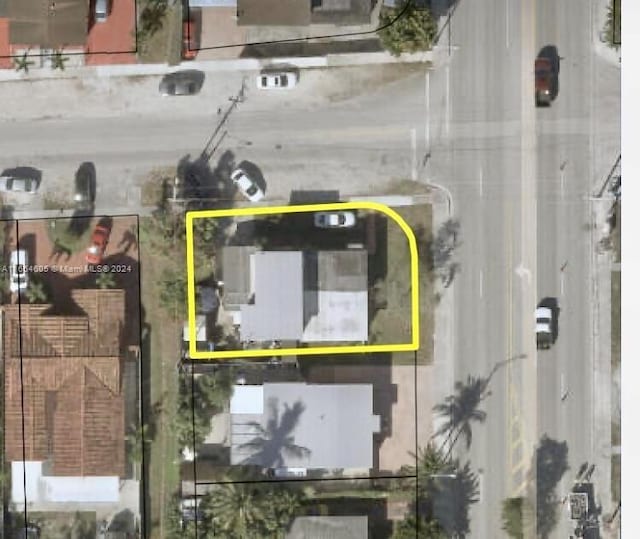 380 E 45th St, Hialeah, FL 33013 - aerial map of property and surrounding area with property parcel outlined