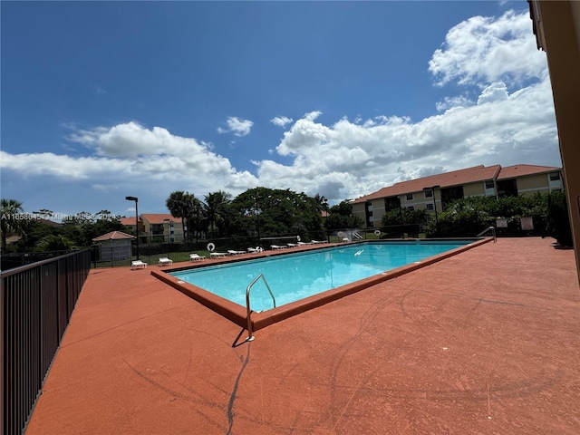 view of swimming pool