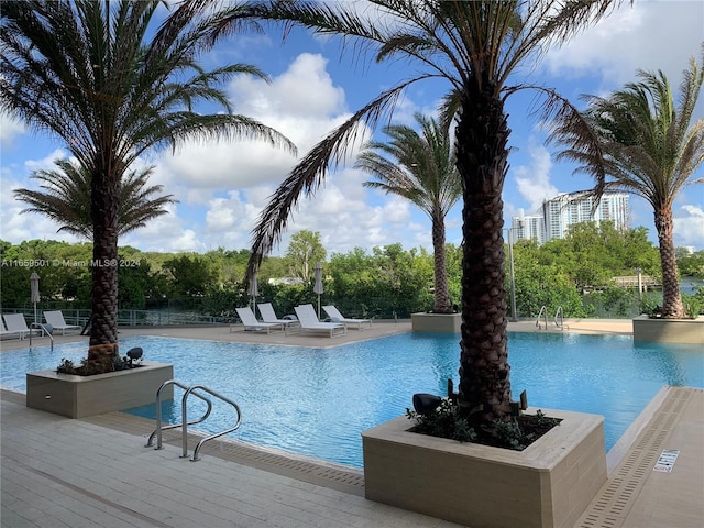 16385 Biscayne Blvd Unit 421, North Miami Beach, FL 33160 - community pool with fence