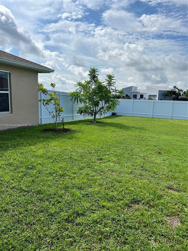 22 NW 17th Pl, Cape Coral, FL 33993 - view of yard with fence