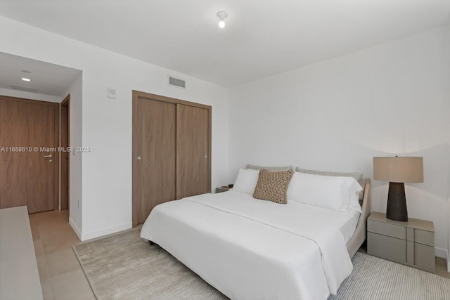 bedroom featuring a closet