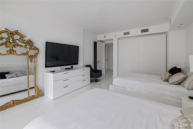 bedroom featuring a closet