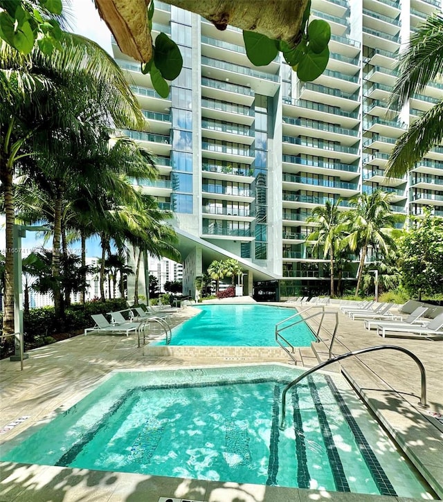 view of swimming pool