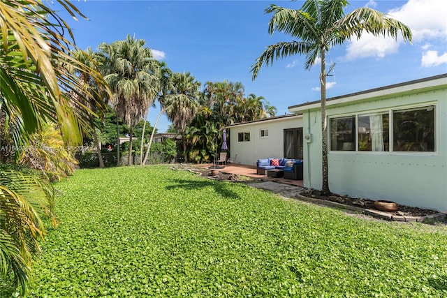 view of yard with a patio