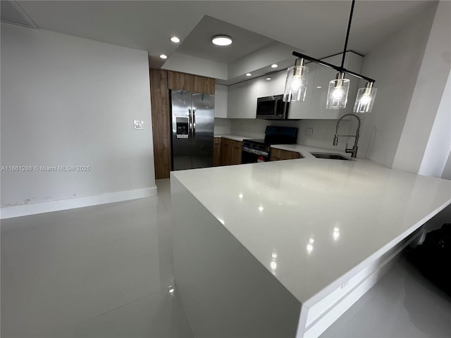 kitchen featuring kitchen peninsula, sink, black range with electric stovetop, and stainless steel fridge with ice dispenser