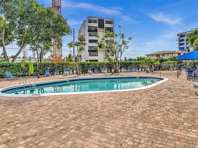 view of swimming pool