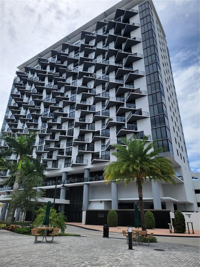 5252 NW 85th Ave Unit 1601, Doral, FL 33166 - photo 1