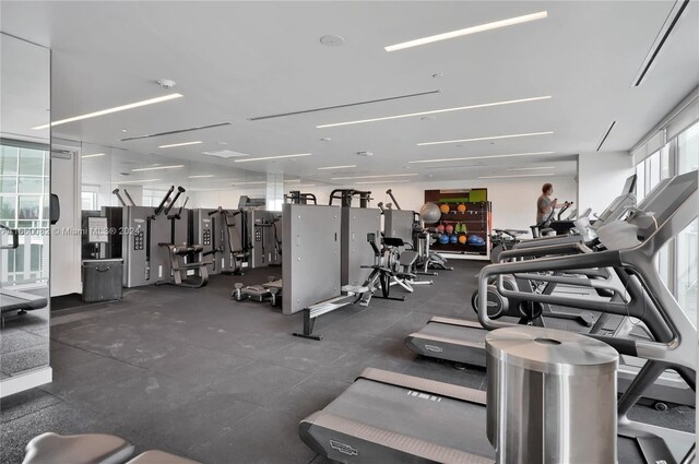 4701 N Meridian Ave Unit 510, Miami Beach, FL 33140 - view of gym