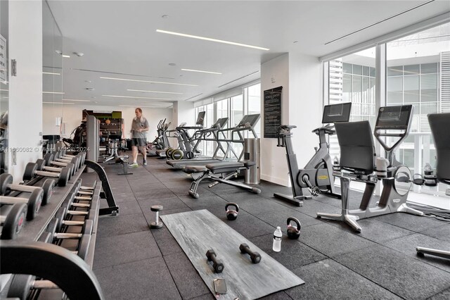 4701 N Meridian Ave Unit 510, Miami Beach, FL 33140 - view of gym