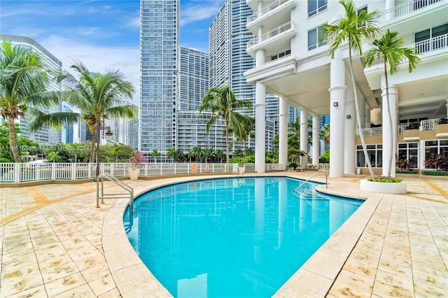 view of swimming pool