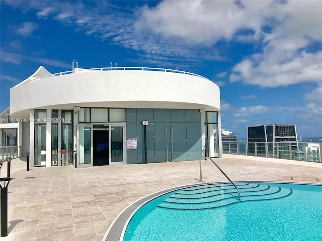 view of swimming pool