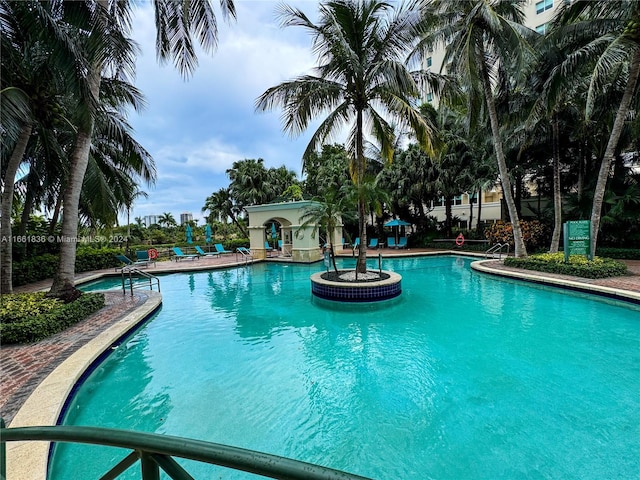 view of swimming pool