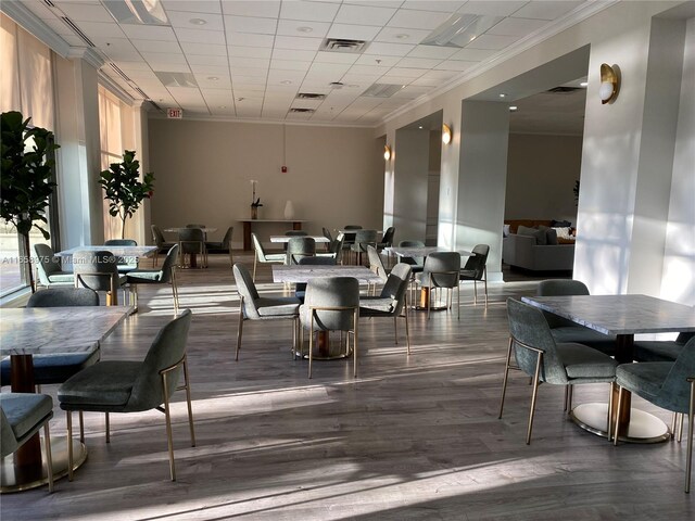 5600 Collins Ave Unit 15B, Miami Beach, FL 33140 - community lobby with crown molding