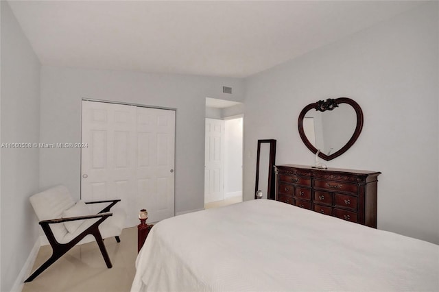 bedroom with a closet