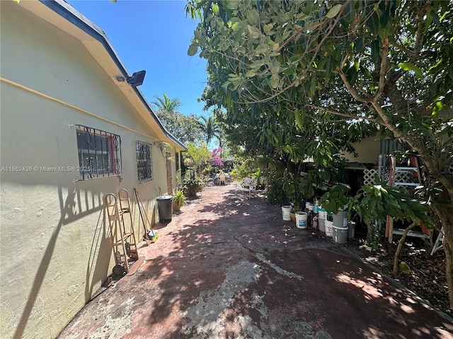 exterior space featuring driveway