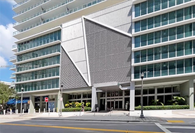 79 SW 12th St Unit 1210-S, Miami, FL 33130 - photo 3
