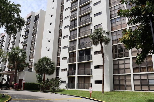 16919 N Bay Rd Unit 118, Sunny Isles Beach, FL 33160 - view of apartment building / complex