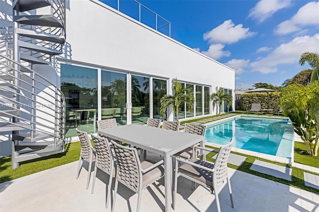 2112 NE 17th Ave, Wilton Manors, FL 33305 - outdoor pool featuring a patio area