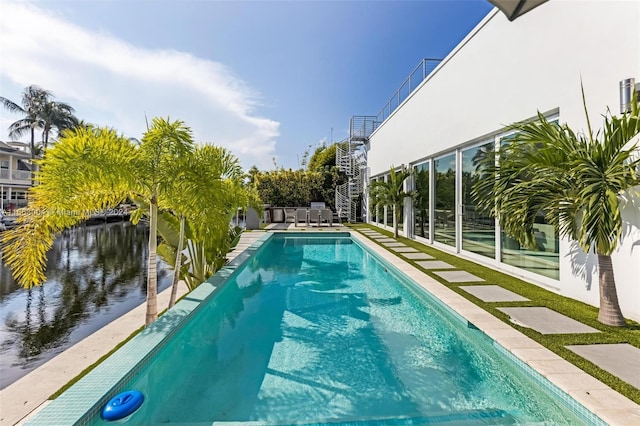 2112 NE 17th Ave, Wilton Manors, FL 33305 - pool with a water view