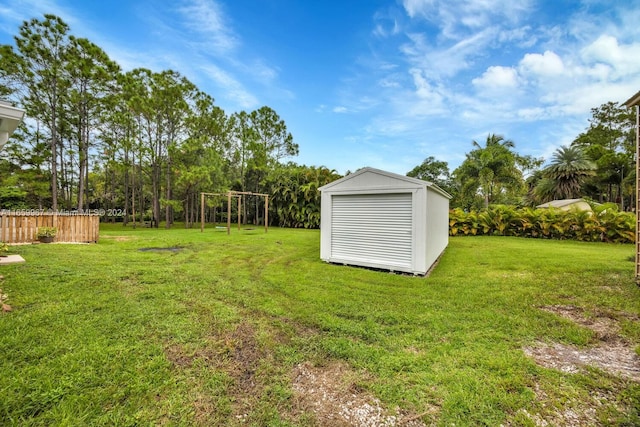 view of yard with a shed