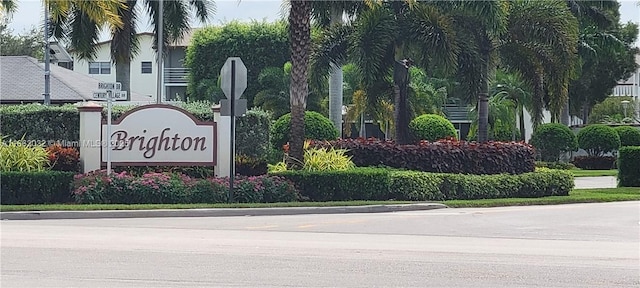 view of community / neighborhood sign